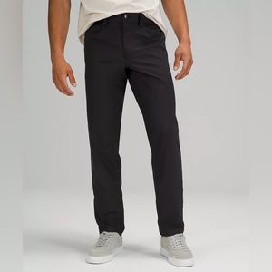 lululemon men’s ABC pants in black!